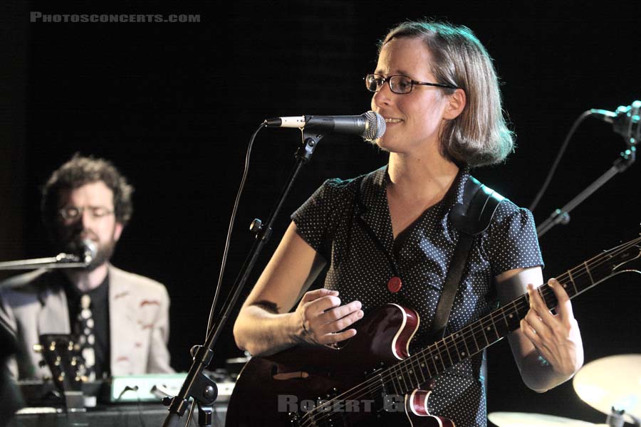 LAURA VEIRS - 2007-04-24 - PARIS - La Maroquinerie - 